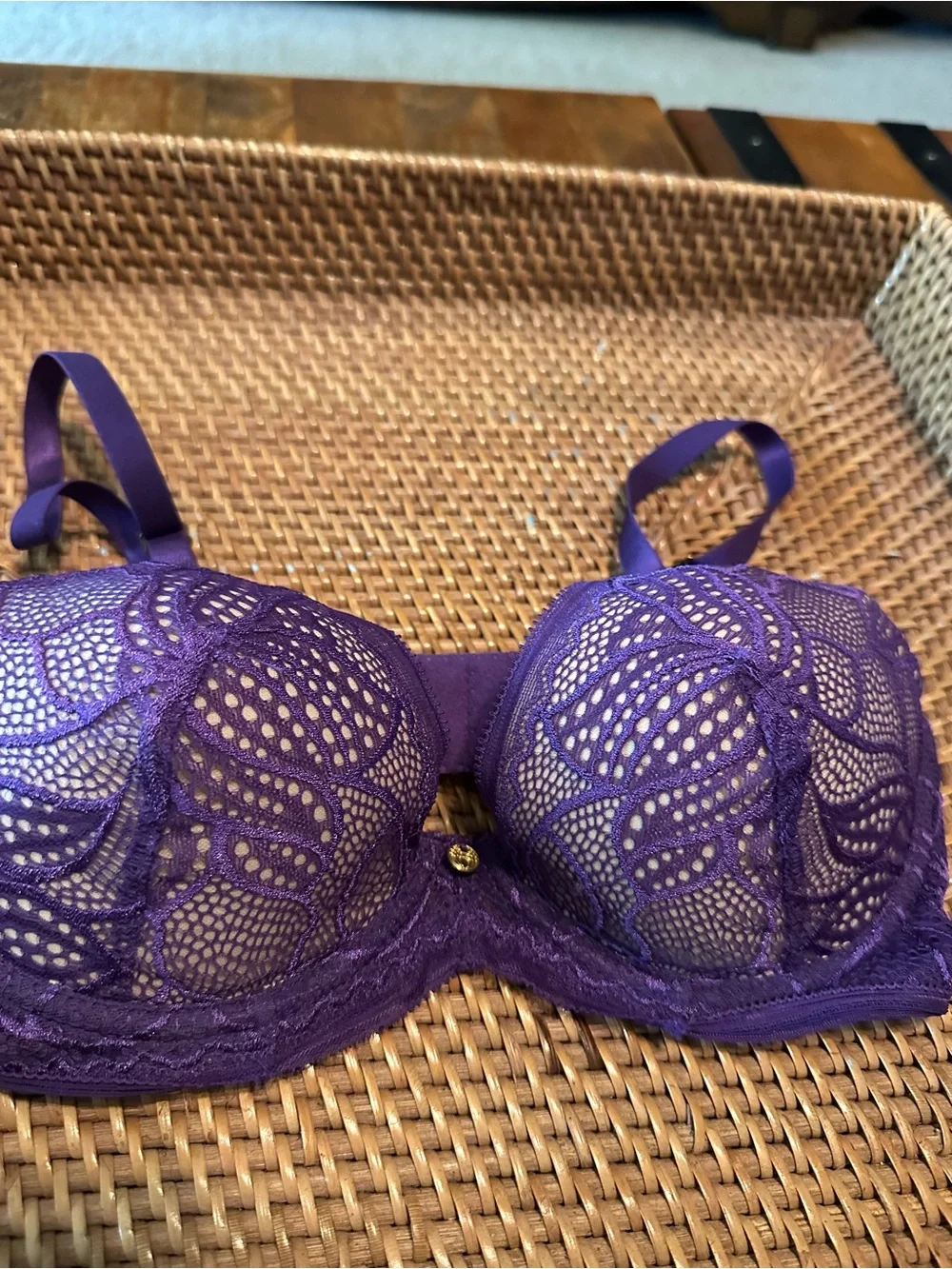 Natori Purple Lace Underwire Bra 32D NWOT Luxury Lingerie